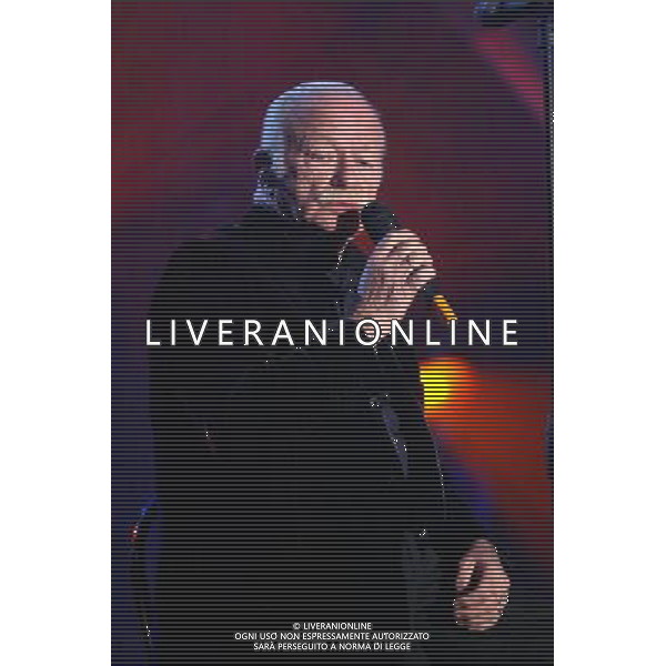 COLOGNO M.SE (MI) 14/12/2004 AUDITORIUM DI RADIO ITALIA NELLA FOTO GINO PAOLI FOTO ROMANO/AG ALDO LIVERANI