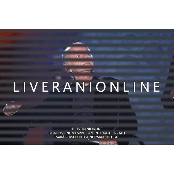 COLOGNO M.SE (MI) 14/12/2004 AUDITORIUM DI RADIO ITALIA NELLA FOTO GINO PAOLI FOTO ROMANO/AG ALDO LIVERANI