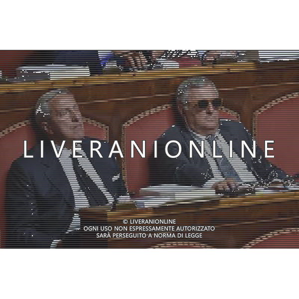 Roma - 30/07/2014 - Palazzo Madama - Seduta pubblica discussione e voto delle riforme costituzionali - nella foto: Mario Ferrara e Vincenzo D\'Anna in un momento di stanchezza per le lunghe sedute in aula / Ph. Fabrizio Corradetti - Ag. Aldo Liverani Sas