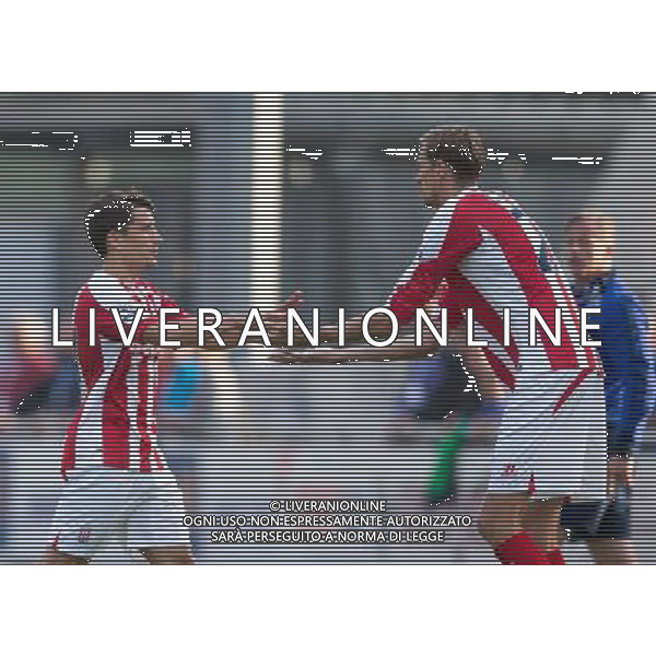 Bojan Krkic (Stoke City) wechselt mit Peter Crouch (Stoke City) // during a Friendly Match between FC Schalke 04 and Stoke City at the Kufstein Arena, Kufstein, Austria on 2014/07/29. EXPA Pictures © 2014, PhotoCredit: EXPA/ Johann Groder AG ALDO LIVERANI SAS ONLY ITALY