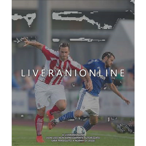 Marko Arnautovic (Stoke City) gegen Tranquillo Barnetta (FC Schalke 04) // during a Friendly Match between FC Schalke 04 and Stoke City at the Kufstein Arena, Kufstein, Austria on 2014/07/29. EXPA Pictures © 2014, PhotoCredit: EXPA/ Johann Groder AG ALDO LIVERANI SAS ONLY ITALY