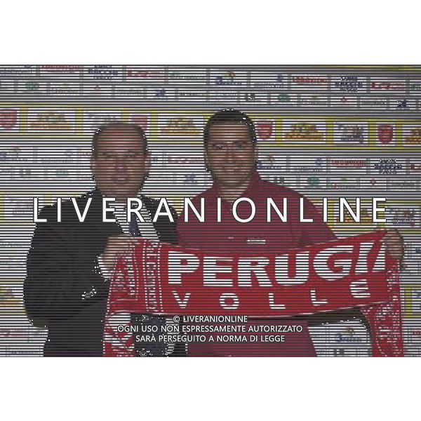 Perugia 26 Giugno 2003 Presentazione Nuovo allenatore Perugia Volley Nella foto: Il Direttore Sportivo Vittorio Sacripanti ed il Mister Ferdinando De Giorgi Foto 1905/Roberto Settonce/Aldo Liverani
