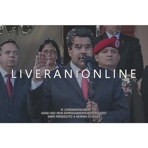 (140730) -- CARACAS, July 30, 2014 () -- Venezuelan President Nicolas Maduro (Front) speaks to media after his meeting with Paraguayan President Horacio Cartes at the Miraflores presidential Palace in Caracas, Venezuela, on July 29, 2014. (/Boris Vergara)(zhf) ©photoshot/Agenzia Aldo Liverani sas - ITALY ONLY - EDITORIAL USE ONLY - Meeting a Caracas, in Venezuela, il 29 luglio 2014.