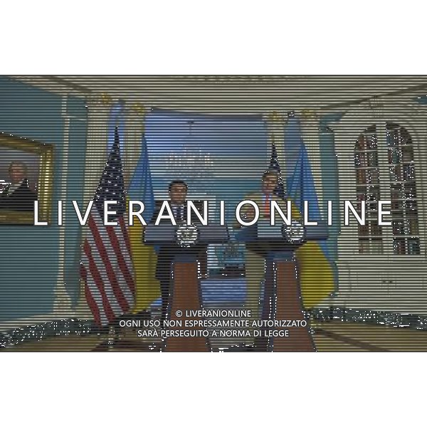 (140729)-- WASHINGTON D.C., July 29, 2014 () -- U.S. Secretary of State John Kerry (R) and Ukrainian Foreign Minister Pavlo Klimkin attend a joint news conference at the State Department in Washington D.C., capital of the United States, July 29, 2014. \'While the Russians have said that they want to de-escalate the conflict, their actions have not shown a shred of evidence that they really have a legitimate desire to end the violence and end the bloodshed,\' Kerry said after a meeting with Ukrainian Foreign Minister Pavlo Klimkin at the State Department. (/Bao Dandan) ©photoshot/Agenzia Aldo Liverani sas - ITALY ONLY - EDITORIAL USE ONLY - Il segretario di Stato americano John Kerry con il ministro degli Esteri ucraino Pavlo Klimkin in conferenza stampa congiunta presso il Dipartimento di Stato a Washington DC, la capitale degli Stati Uniti, 29 luglio 2014.