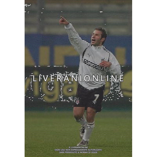 Parma - Besiktas Coppa Uefa 16/12/2004 nella foto esultanza okan buruk ph marco luzzani/agenzia aldo liverani