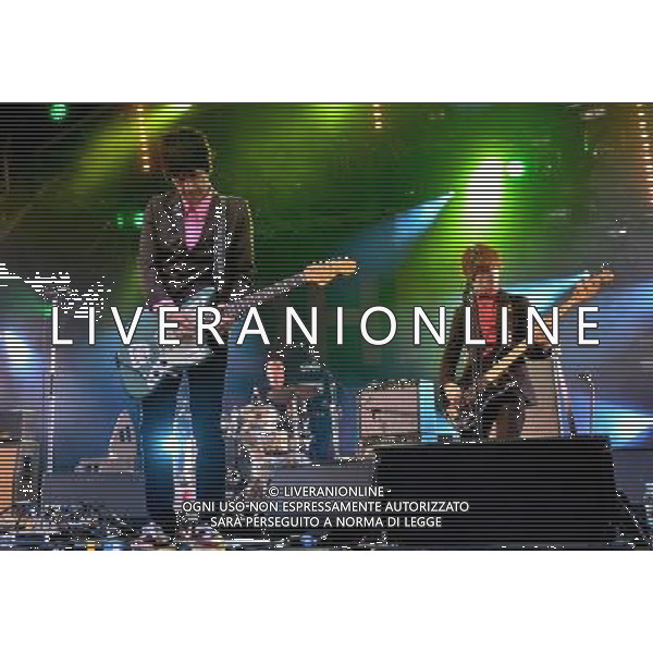  Johnny Marr plays the Castle Stage, Friday, Camp Bestival, Lulworth Castle Dorset . Date ; 01/08/2014 AG ALDO LIVERANI SAS ONLY ITALY