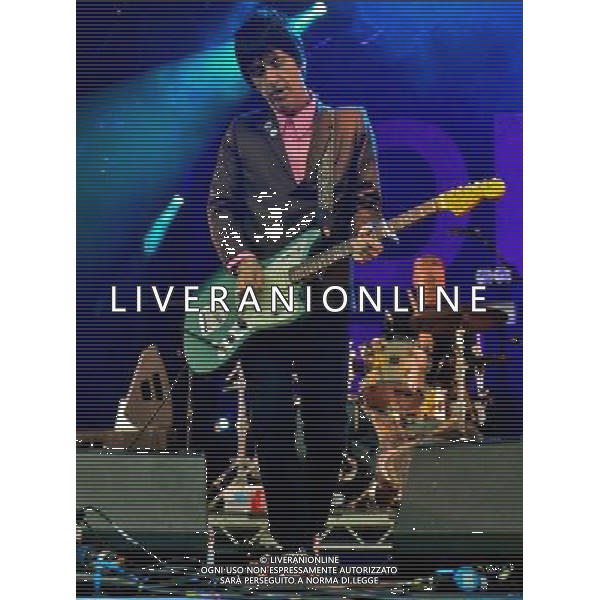  Johnny Marr plays the Castle Stage, Friday, Camp Bestival, Lulworth Castle Dorset . Date ; 01/08/2014 AG ALDO LIVERANI SAS ONLY ITALY