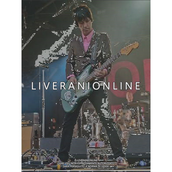  Johnny Marr plays the Castle Stage, Friday, Camp Bestival, Lulworth Castle Dorset . Date ; 01/08/2014 AG ALDO LIVERANI SAS ONLY ITALY