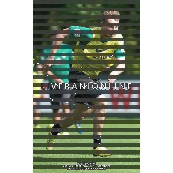 31.07.2014, Trainingsgel‰nde am Weserstadion, Bremen, GER, 1. FBL, SV Werder Bremen Training, im Bild Izet Hajrovic (SV Werder Bremen #14) beim Sprint zum Ball // during the training session on the training ground of the German Bundesliga Club SV Werder Bremen at the Weserstadion, Bremen, Germany on 2014/07/31. EXPA Pictures © 2014, PhotoCredit: EXPA/ Andreas Gumz *****ATTENTION - OUT of GER***** ©PHOTOSHOT/Agenzia Aldo Liverani sas - ITALY ONLY - EDITORIAL USE ONLY - Sessione di allenamento della squadra del SV Werder Brema della Bundesliga al Weserstadion, Brema, in Germania 31 luglio 2014