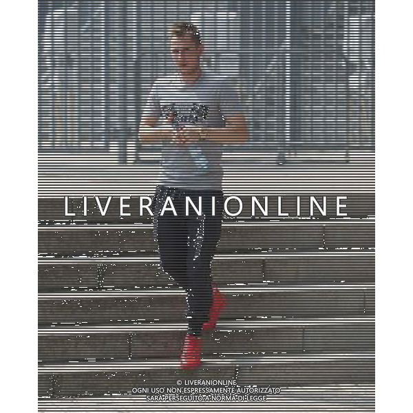31.07.2014, Trainingsgel‰nde am Weserstadion, Bremen, GER, 1. FBL, SV Werder Bremen Training, im Bild Izet Hajrovic (SV Werder Bremen #14) beim Verlassen der Kabine auf dem Weg zum Parkplatz // during the training session on the training ground of the German Bundesliga Club SV Werder Bremen at the Weserstadion, Bremen, Germany on 2014/07/31. EXPA Pictures © 2014, PhotoCredit: EXPA/ Andreas Gumz *****ATTENTION - OUT of GER***** ©PHOTOSHOT/Agenzia Aldo Liverani sas - ITALY ONLY - EDITORIAL USE ONLY - Sessione di allenamento della squadra del SV Werder Brema della Bundesliga al Weserstadion, Brema, in Germania 31 luglio 2014