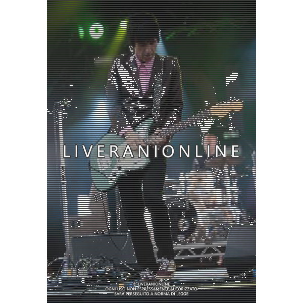 Johnny Marr on stage at Camp Bestival Lulworth Castle \' Park, East Lulworth, Wareham, Dorset 1st aug 2014 AG ALDO LIVERANI SAS ONLY ITALY