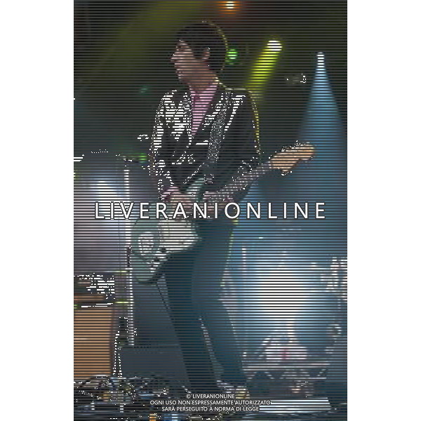 Johnny Marr on stage at Camp Bestival Lulworth Castle \' Park, East Lulworth, Wareham, Dorset 1st aug 2014 AG ALDO LIVERANI SAS ONLY ITALY