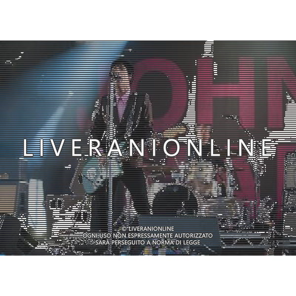 Johnny Marr on stage at Camp Bestival Lulworth Castle \' Park, East Lulworth, Wareham, Dorset 1st aug 2014 AG ALDO LIVERANI SAS ONLY ITALY