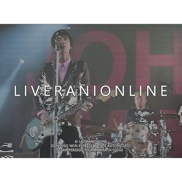 Johnny Marr on stage at Camp Bestival Lulworth Castle \' Park, East Lulworth, Wareham, Dorset 1st aug 2014 AG ALDO LIVERANI SAS ONLY ITALY