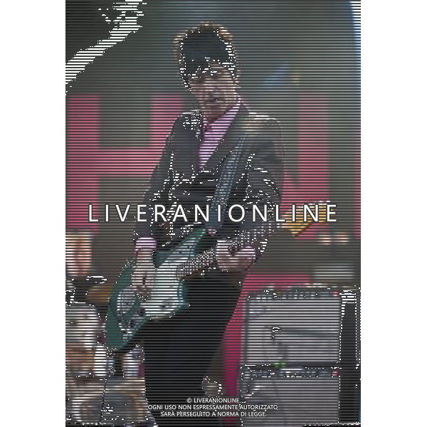 Johnny Marr on stage at Camp Bestival Lulworth Castle \' Park, East Lulworth, Wareham, Dorset 1st aug 2014 AG ALDO LIVERANI SAS ONLY ITALY