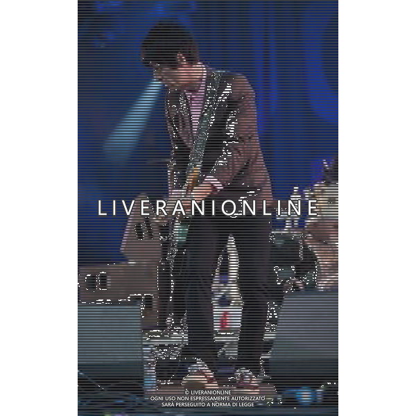 Johnny Marr on stage at Camp Bestival Lulworth Castle \' Park, East Lulworth, Wareham, Dorset 1st aug 2014 AG ALDO LIVERANI SAS ONLY ITALY