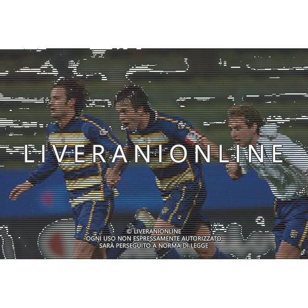Parma - Besiktas Coppa Uefa 16/12/2004 nella foto esultanza di alberto gilardino e cardone a fine gara ph marco luzzani/agenzia aldo liverani