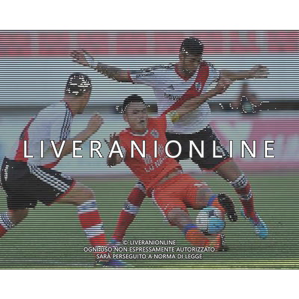 (140802) -- WEIFANG, Aug. 2, 2014 () -- Chen Zhechao(C) of Shandong Luneng vies for the ball during the final match between Shandong Luneng and Atletico River Plate at the Weifang Cup International Youth Football Tournament in Weifang, east China\'s Shandong Province,Aug. 2, 2014. Atletico River Plate claimed the title with 1-0. (/Xu Suhui) ©PHOTOSHOT/Agenzia Aldo Liverani sas - ITALY ONLY - EDITORIAL USE ONLY