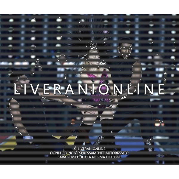 Kylie Minogue performs in the Closing Ceremony at Hampden Park to mark the end of the 20th Commomwealth Games in Glasgow. Closing Ceremony of the 20th Commonwealth Games, Glasgow, 03.08.14 ©PHOTOSHOT/Agenzia Aldo Liverani sas - ITALY ONLY - EDITORIAL USE ONLY