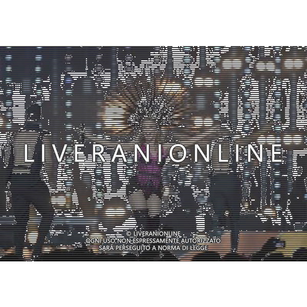 Kylie Minogue performs in the Closing Ceremony at Hampden Park to mark the end of the 20th Commomwealth Games in Glasgow. Closing Ceremony of the 20th Commonwealth Games, Glasgow, 03.08.14 ©PHOTOSHOT/Agenzia Aldo Liverani sas - ITALY ONLY - EDITORIAL USE ONLY