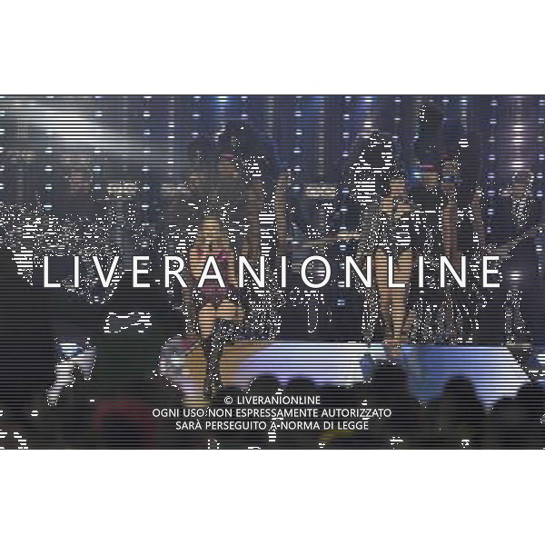 Kylie Minogue performs in the Closing Ceremony in Hampden Park to mark the end of the 20th Commomwealth Games in Glasgow. Closing Ceremony of the 20th Commonwealth Games, Glasgow, 03.08.14 ©PHOTOSHOT/Agenzia Aldo Liverani sas - ITALY ONLY - EDITORIAL USE ONLY