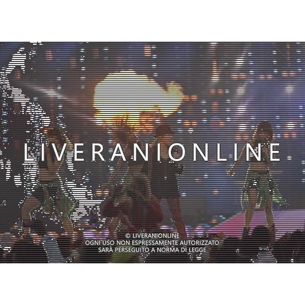 Lulu performs at the Closing Ceremony at Hampden Park to mark the end of the 20th Commomwealth Games in Glasgow. Closing Ceremony of the 20th Commonwealth Games, Glasgow, 03.08.14 ©PHOTOSHOT/Agenzia Aldo Liverani sas - ITALY ONLY - EDITORIAL USE ONLY