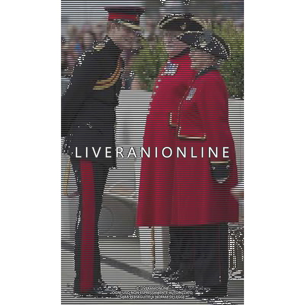  Prince Harry arriving, unveiling the Memorial Arch, layinga wreath at the War Memorial and taking the salute of the military and civilian parades.Prince Harry will attend the \'Step Short\' commemorative event in Folkestone tomark the centenary of the First World War on the 4th August, 2014. During the event, The Prince will unveil a Memorial Arch, lay a wreath at the War Memorial and take the salute of a military and civilian parade. He will then walk down the Road of Remembrance before meeting some of those who will have taken part in the parade ©PHOTOSHOT/Agenzia Aldo Liverani sas - ITALY ONLY - EDITORIAL USE ONLY - REALI INGLESI: Il Principe Harry d\'inghilterra a Folkestone, nel Kent la commemorazione del 100mo anniversario dello scoppio della Prima Guerra Mondiale.