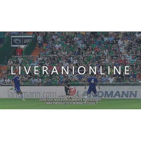 03.08.2014, Weserstadion, Bremen, GER, Testspiel, SV Werder Bremen vs FC Chelsea, im Bild Santiago Garcia (SV Werder Bremen #2) beim Pass, im Hintergrund die Bandenwerbung von Landmann, dem neuen Sponsor des SV Werder Bremen // during a friedly match between SV Werder Bremen and Chelsea FC at the Weserstadion in Bremen, Germany on 2014/08/03. EXPA Pictures © 2014, PhotoCredit: EXPA/ Andreas Gumz *****ATTENTION - OUT of GER***** AG ALDO LIVERANI SAS ONLY ITALY