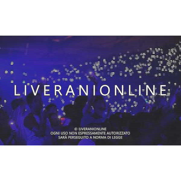 (140803) -- BEIJING, Aug. 3, 2014 () -- Audience watch the solo concert of singer Wang Feng in Beijing, capital of China, Aug. 2, 2014. (/Xiao Xiao) (lfj) ©photoshot/Agenzia Aldo Liverani sas - ITALY ONLY - EDITORIAL USE ONLY ©PHOTOSHOT/Agenzia Aldo Liverani sas - ITALY ONLY - EDITORIAL USE ONLY