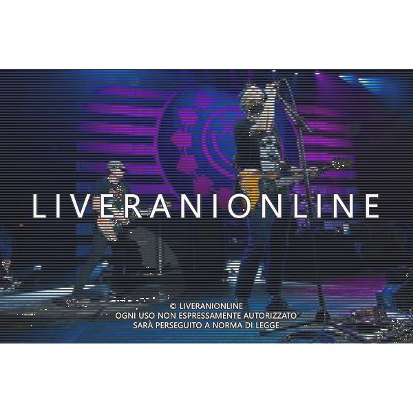 Mark Hoppus (R) and Tom DeLonge (L) of American Pop Punk band Blink-182 performing at the first of two shows at Brixton Academy, London, England, UK on Wednesday 6th August 2014. AG ALDO LIVERANI SAS ONLY ITALY