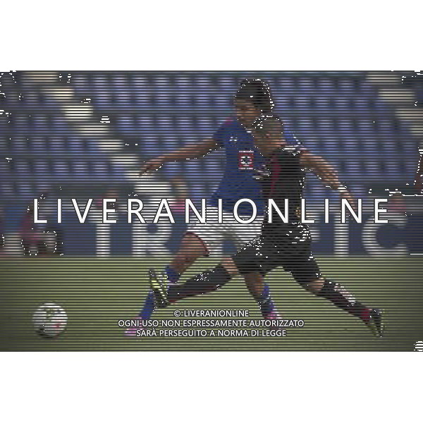 (140806) -- MEXICO CITY, Aug. 6, 2014 () -- Gerardo Flores (L), of Mexico\'s Cruz Azul, vies for the ball with Alvaro Sanchez (R), of Costa Rica\'s Alajuelense, during a match of groups first phase of CONCACAF\'s Champions League 2014-2015, held at Azul Stadium, in Mexico City, capital of Mexico, on Aug. 5, 2014. (/Alejandro Ayala) (rh) (rt) AG ALDO LIVERANI SAS ONLY ITALY
