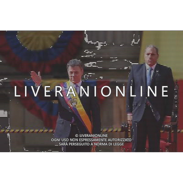 (140808) -- BOGOTA, Aug. 8, 2014 () -- Colombian President Juan Manuel Santos (L) attends the swearing-in ceremony in Bogota, capital of Colombia, on Aug. 7, 2014. Santos was sworn in for a second term on Thursday. (/Jhon Paz) ©photoshot/Agenzia Aldo Liverani sas - ITALY ONLY - EDITORIAL USE ONLY - Cerimonia di inaugurazione per il secondo mandato del rieletto presidente colombiano Juan Manuel Santos a Bogota\', capitale della Colombia, il 7 agosto, 2014