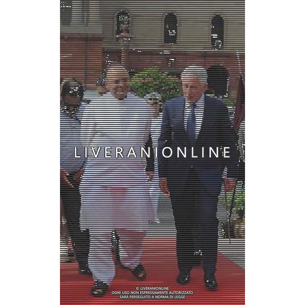 (140808) -- NEW DELHI, Aug. 8, 2014 () -- Indian Defence Minister Arun Jaitley (L) and U.S. Defense Secretary Chuck Hagel walk at the entrance of the Defence Ministry headquarters at South Block in New Delhi, India on Aug. 8, 2014. Chuck Hagel arrived here Thursday on a three-day official visit, said official sources. (/Partha Sarkar) ©PHOTOSHOT/Agenzia Aldo Liverani sas - ITALY ONLY - EDITORIAL USE ONLY