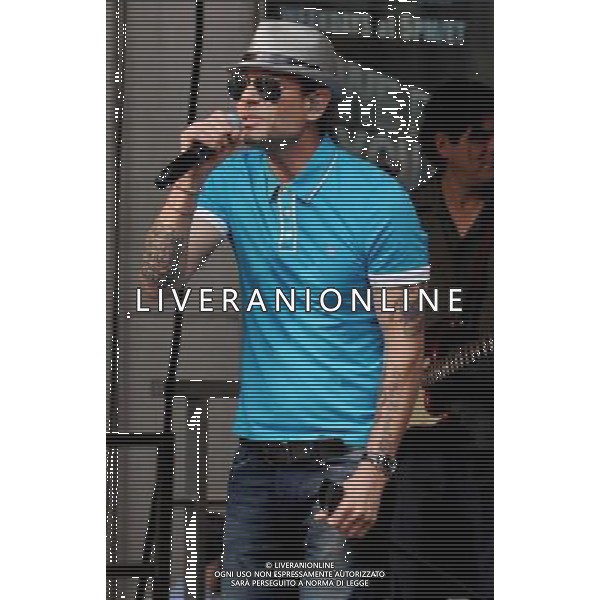 Gin Blossoms lead singer Robin Wilson performs during \'FOX \' Friends\' All American Concert Series outside of FOX Studios on August 8, 2014 in New York City. AG ALDO LIVERANI SAS ONLY ITALY