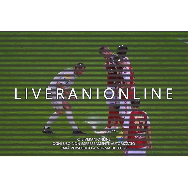 Stephane LANNOY - SPRAY / ARBITRE - 08.08.2014 - Reims / Paris Saint Germain - 1er journee de Ligue 1 Photo : Dave Winter / Icon Sport AG ALDO LIVERANI SAS ONLY ITALY
