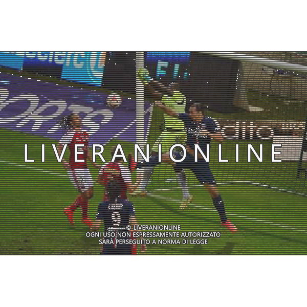 Zlatan IBRAHIMOVIC / Johny PLACIDE - 08.08.2014 - Reims / Paris Saint Germain - 1er journee de Ligue 1 Photo : Dave Winter / Icon Sport AG ALDO LIVERANI SAS ONLY ITALY