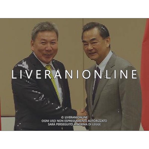 (140809) -- NAY PYI TAW, Aug. 9, 2014 () -- Chinese Foreign Minister Wang Yi (L) meets with his Mongolian counterpart Luvsanvandan Bold on the sidelines of the series of Foreign Ministers\' Meetings on East Asia cooperation in Myanmar\'s capital of Nay Pyi Taw, Aug. 8, 2014.(/U Aung) (yc) ©photoshot/Agenzia Aldo Liverani sas - ITALY ONLY - EDITORIAL USE ONLY