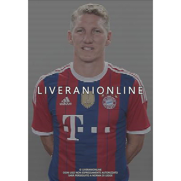 firo Fu§ball,Fussball, 09.08.2014 1. Bundesliga Saison 2014/2015 Offizieller Fototermin des FC Bayern MŸnchen, Muenchen, FCB, Offizielle Mannschafts-Fototermin 2014, halbe Figur, Portrait, Bastian Schweinsteiger, Bayern, $worldrightsEs gelten unsere AGB, einsehbar auf www.firosportphoto.de copyright by firo sportphoto: Coesfelder Str.207 48249 DŸlmen www.firosportphoto.de mail@firosportphoto.de (V o l k s b a n k B o c h u m - W i t t e n ) BLZ.: 430 601 29 Kt. Nr.: 341 117 100 Tel:Ê 02594 - 9916004 Fax:Ê02594 - 9916005 AG ALDO LIVERANI SAS ONLY ITALY