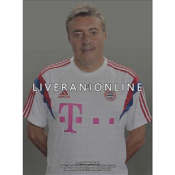 firo Fu§ball,Fussball, 09.08.2014 1. Bundesliga Saison 2014/2015 Offizieller Fototermin des FC Bayern MŸnchen, Muenchen, FCB, Offizielle Mannschafts-Fototermin 2014, halbe Figur, Portrait, Co Trainer, Domenec Torrent, $worldrightsEs gelten unsere AGB, einsehbar auf www.firosportphoto.de copyright by firo sportphoto: Coesfelder Str.207 48249 DŸlmen www.firosportphoto.de mail@firosportphoto.de (V o l k s b a n k B o c h u m - W i t t e n ) BLZ.: 430 601 29 Kt. Nr.: 341 117 100 Tel:Ê 02594 - 9916004 Fax:Ê02594 - 9916005 AG ALDO LIVERANI SAS ONLY ITALY