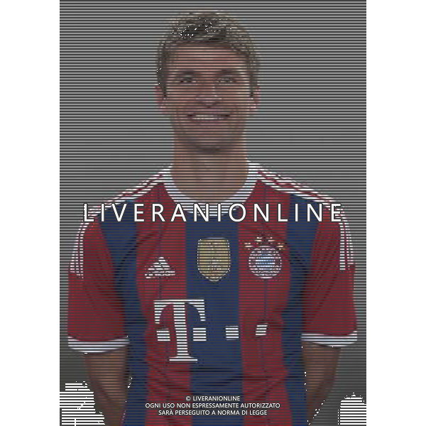 firo Fu§ball,Fussball, 09.08.2014 1. Bundesliga Saison 2014/2015 Offizieller Fototermin des FC Bayern MŸnchen, Muenchen, FCB, Offizielle Mannschafts-Fototermin 2014, halbe Figur, Portrait, Thomas MŸller, Mueller, Bayern, $worldrightsEs gelten unsere AGB, einsehbar auf www.firosportphoto.de copyright by firo sportphoto: Coesfelder Str.207 48249 DŸlmen www.firosportphoto.de mail@firosportphoto.de (V o l k s b a n k B o c h u m - W i t t e n ) BLZ.: 430 601 29 Kt. Nr.: 341 117 100 Tel:Ê 02594 - 9916004 Fax:Ê02594 - 9916005 AG ALDO LIVERANI SAS ONLY ITALY