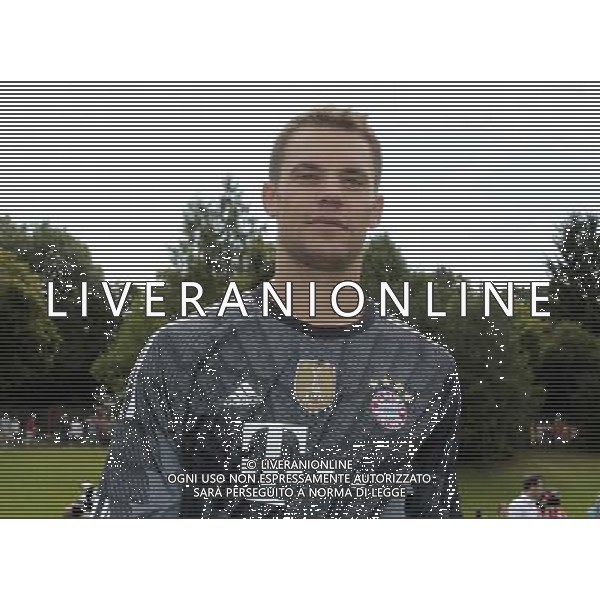 firo Fu§ball,Fussball, 09.08.2014 1. Bundesliga Saison 2014/2015 Offizieller Fototermin des FC Bayern MŸnchen, Muenchen, FCB, Offizielle Mannschafts-Fototermin 2014, halbe Figur, Manuel Neuer, Bayern, $worldrightsEs gelten unsere AGB, einsehbar auf www.firosportphoto.de copyright by firo sportphoto: Coesfelder Str.207 48249 DŸlmen www.firosportphoto.de mail@firosportphoto.de (V o l k s b a n k B o c h u m - W i t t e n ) BLZ.: 430 601 29 Kt. Nr.: 341 117 100 Tel:Ê 02594 - 9916004 Fax:Ê02594 - 9916005 AG ALDO LIVERANI SAS ONLY ITALY