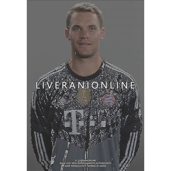 firo Fu§ball,Fussball, 09.08.2014 1. Bundesliga Saison 2014/2015 Offizieller Fototermin des FC Bayern MŸnchen, Muenchen, FCB, Offizielle Mannschafts-Fototermin 2014, halbe Figur, Portrait, Manuel Neuer, Bayern, $worldrightsEs gelten unsere AGB, einsehbar auf www.firosportphoto.de copyright by firo sportphoto: Coesfelder Str.207 48249 DŸlmen www.firosportphoto.de mail@firosportphoto.de (V o l k s b a n k B o c h u m - W i t t e n ) BLZ.: 430 601 29 Kt. Nr.: 341 117 100 Tel:Ê 02594 - 9916004 Fax:Ê02594 - 9916005 AG ALDO LIVERANI SAS ONLY ITALY