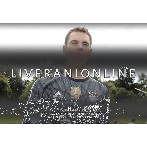 firo Fu§ball,Fussball, 09.08.2014 1. Bundesliga Saison 2014/2015 Offizieller Fototermin des FC Bayern MŸnchen, Muenchen, FCB, Offizielle Mannschafts-Fototermin 2014, halbe Figur, Portrait, Manuel Neuer, Bayern, $worldrightsEs gelten unsere AGB, einsehbar auf www.firosportphoto.de copyright by firo sportphoto: Coesfelder Str.207 48249 DŸlmen www.firosportphoto.de mail@firosportphoto.de (V o l k s b a n k B o c h u m - W i t t e n ) BLZ.: 430 601 29 Kt. Nr.: 341 117 100 Tel:Ê 02594 - 9916004 Fax:Ê02594 - 9916005 AG ALDO LIVERANI SAS ONLY ITALY