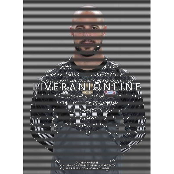 firo Fu§ball,Fussball, 09.08.2014 1. Bundesliga Saison 2014/2015 Offizieller Fototermin des FC Bayern MŸnchen, Muenchen, FCB, Offizielle Mannschafts-Fototermin 2014, halbe Figur, Portrait, Pepe Reina, Bayern, $worldrightsEs gelten unsere AGB, einsehbar auf www.firosportphoto.de copyright by firo sportphoto: Coesfelder Str.207 48249 DŸlmen www.firosportphoto.de mail@firosportphoto.de (V o l k s b a n k B o c h u m - W i t t e n ) BLZ.: 430 601 29 Kt. Nr.: 341 117 100 Tel:Ê 02594 - 9916004 Fax:Ê02594 - 9916005 AG ALDO LIVERANI SAS ONLY ITALY