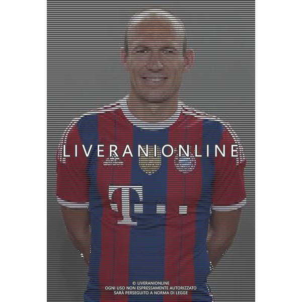 firo Fu§ball,Fussball, 09.08.2014 1. Bundesliga Saison 2014/2015 Offizieller Fototermin des FC Bayern MŸnchen, Muenchen, FCB, Offizielle Mannschafts-Fototermin 2014, halbe Figur, Portrait, Arjen Robben, Bayern, $worldrightsEs gelten unsere AGB, einsehbar auf www.firosportphoto.de copyright by firo sportphoto: Coesfelder Str.207 48249 DŸlmen www.firosportphoto.de mail@firosportphoto.de (V o l k s b a n k B o c h u m - W i t t e n ) BLZ.: 430 601 29 Kt. Nr.: 341 117 100 Tel:Ê 02594 - 9916004 Fax:Ê02594 - 9916005 AG ALDO LIVERANI SAS ONLY ITALY