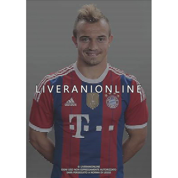 firo Fu§ball,Fussball, 09.08.2014 1. Bundesliga Saison 2014/2015 Offizieller Fototermin des FC Bayern MŸnchen, Muenchen, FCB, Offizielle Mannschafts-Fototermin 2014, halbe Figur, Portrait, Xherdan Shaqiri, Bayern, $worldrightsEs gelten unsere AGB, einsehbar auf www.firosportphoto.de copyright by firo sportphoto: Coesfelder Str.207 48249 DŸlmen www.firosportphoto.de mail@firosportphoto.de (V o l k s b a n k B o c h u m - W i t t e n ) BLZ.: 430 601 29 Kt. Nr.: 341 117 100 Tel:Ê 02594 - 9916004 Fax:Ê02594 - 9916005 AG ALDO LIVERANI SAS ONLY ITALY