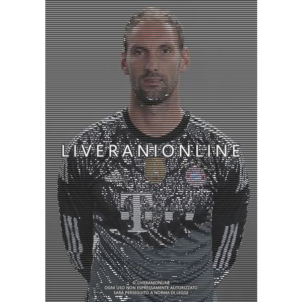 firo Fu§ball,Fussball, 09.08.2014 1. Bundesliga Saison 2014/2015 Offizieller Fototermin des FC Bayern MŸnchen, Muenchen, FCB, Offizielle Mannschafts-Fototermin 2014, halbe Figur, Portrait, Tom Starke, Bayern, $worldrightsEs gelten unsere AGB, einsehbar auf www.firosportphoto.de copyright by firo sportphoto: Coesfelder Str.207 48249 DŸlmen www.firosportphoto.de mail@firosportphoto.de (V o l k s b a n k B o c h u m - W i t t e n ) BLZ.: 430 601 29 Kt. Nr.: 341 117 100 Tel:Ê 02594 - 9916004 Fax:Ê02594 - 9916005 AG ALDO LIVERANI SAS ONLY ITALY