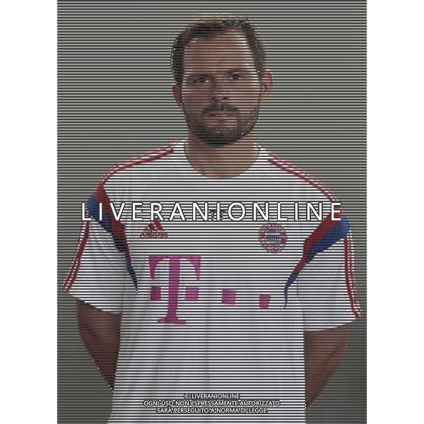 firo Fu§ball,Fussball, 09.08.2014 1. Bundesliga Saison 2014/2015 Offizieller Fototermin des FC Bayern MŸnchen, Muenchen, FCB, Offizielle Mannschafts-Fototermin 2014, halbe Figur, Portrait, Toni Tapalovic, Torwarttrainer, $worldrightsEs gelten unsere AGB, einsehbar auf www.firosportphoto.de copyright by firo sportphoto: Coesfelder Str.207 48249 DŸlmen www.firosportphoto.de mail@firosportphoto.de (V o l k s b a n k B o c h u m - W i t t e n ) BLZ.: 430 601 29 Kt. Nr.: 341 117 100 Tel:Ê 02594 - 9916004 Fax:Ê02594 - 9916005 AG ALDO LIVERANI SAS ONLY ITALY