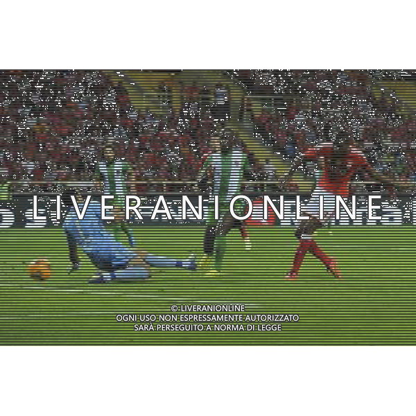 Anderson Talisca / Cassio - 10.08.2014 - Benfica / Rio Ave - Supercoupe du Portugal 2014 Photo : Vitor Ribeiro / Icon Sport *** Local Caption *** AG ALDO LIVERANI SAS ONLY ITALY *** Local Caption ***