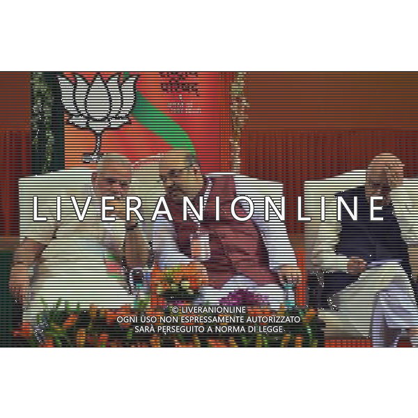 (140809) -- NEW DELHI, Aug. 9, 2014 () -- Indian Prime Minister Narendra Modi (L),Bharatiya Janata Party (BJP) President Amit Shah (C) and senior party leader L.K. Advani attend the party\'s national council meeting in New Delhi, India on Aug. 9, 2014. (/Partha Sarkar) ©photoshot/Agenzia Aldo Liverani sas - ITALY ONLY - EDITORIAL USE ONLY - Il primo ministro indiano Narendra Modi alla riunione del Consiglio nazionale del partito a Nuova Delhi, India il 9 agosto 2014
